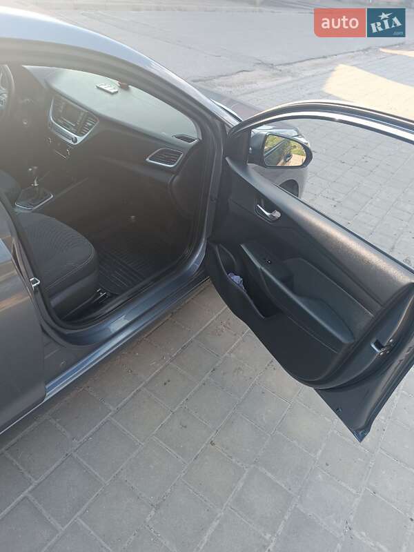 Седан Hyundai Accent 2017 в Киеве