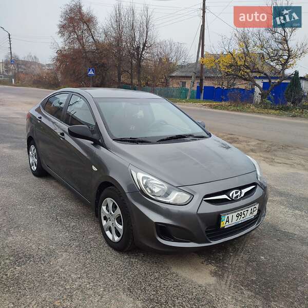 Hyundai Accent 2013