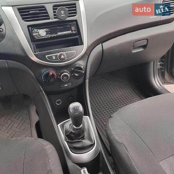 Седан Hyundai Accent 2013 в Мироновке