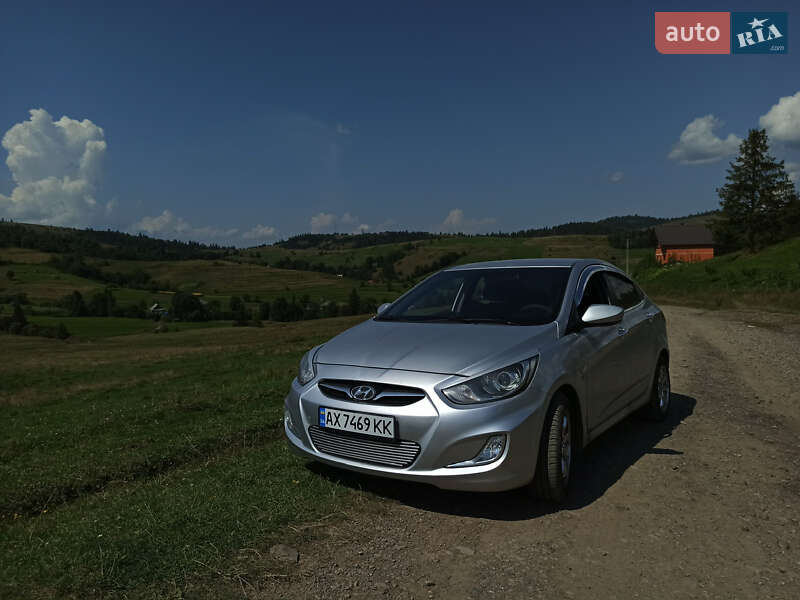 Hyundai Accent 2012 Hyundai Accent 2012