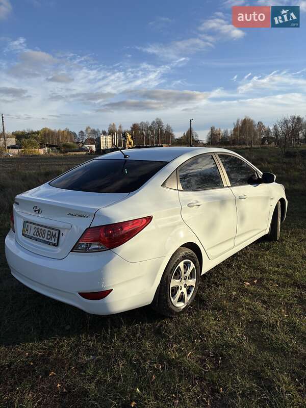 Седан Hyundai Accent 2012 в Макарове фото 4 Седан Hyundai Accent 2012 в Макарове