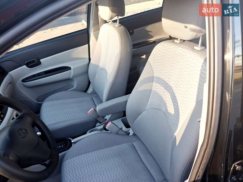 Седан Hyundai Accent 2008 в Днепре