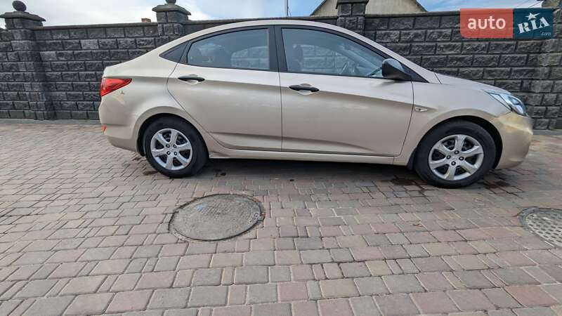 Седан Hyundai Accent 2012 в Києві