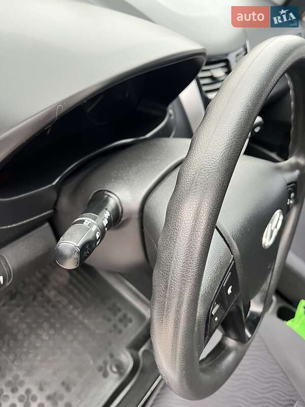 Седан Hyundai Accent 2013 в Дніпрі