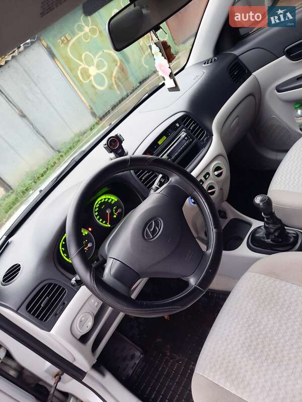 Седан Hyundai Accent 2008 в Киеве