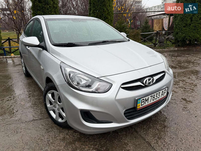 Седан Hyundai Accent 2011 в Сумах