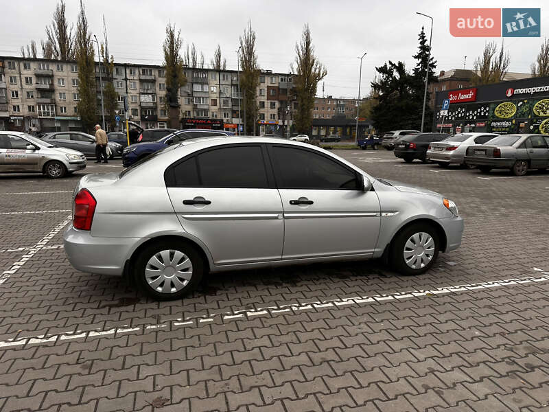 Седан Hyundai Accent 2008 в Кривом Роге