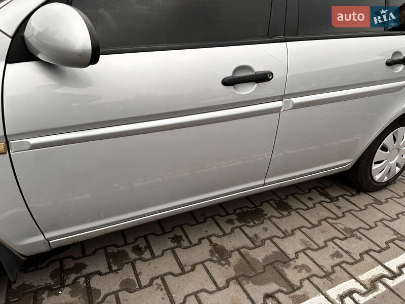 Седан Hyundai Accent 2008 в Кривом Роге