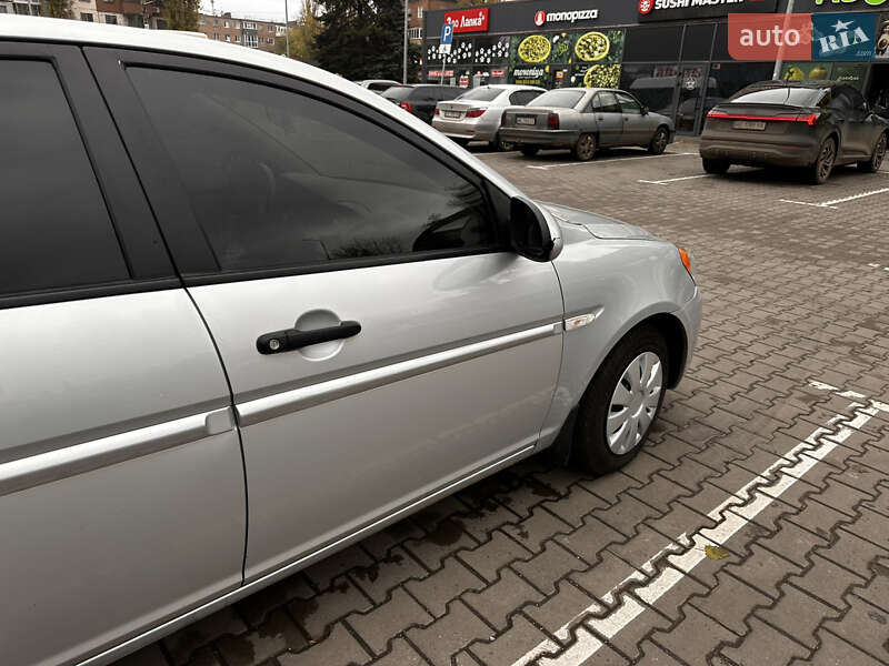 Седан Hyundai Accent 2008 в Кривом Роге