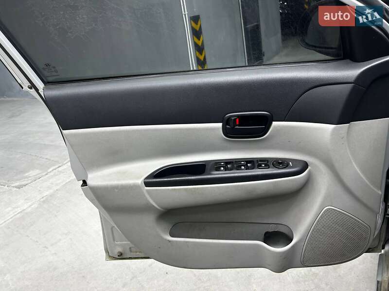 Седан Hyundai Accent 2008 в Черновцах фото 8 Седан Hyundai Accent 2008 в Черновцах