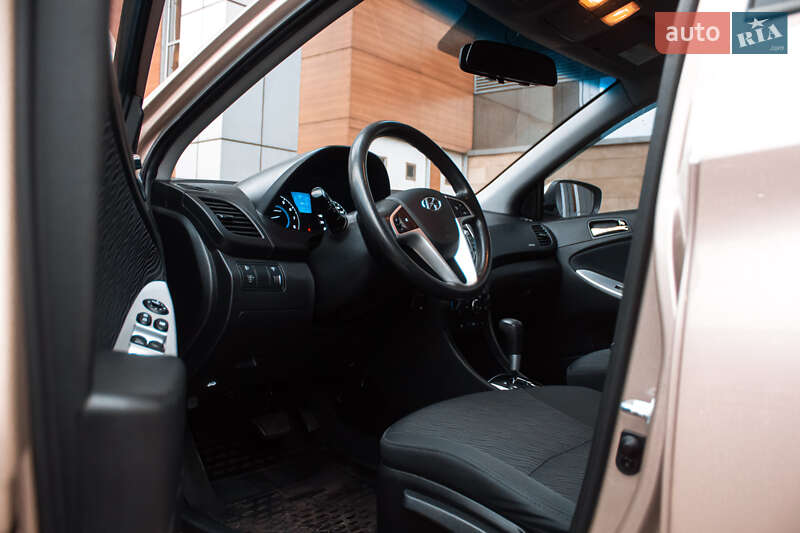 Седан Hyundai Accent 2012 в Киеве