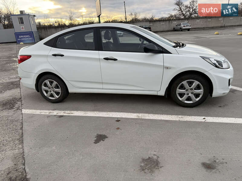 Седан Hyundai Accent 2013 в Кременчуці фото 3 Седан Hyundai Accent 2013 в Кременчуці