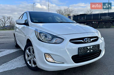 Седан Hyundai Accent 2013 в Днепре