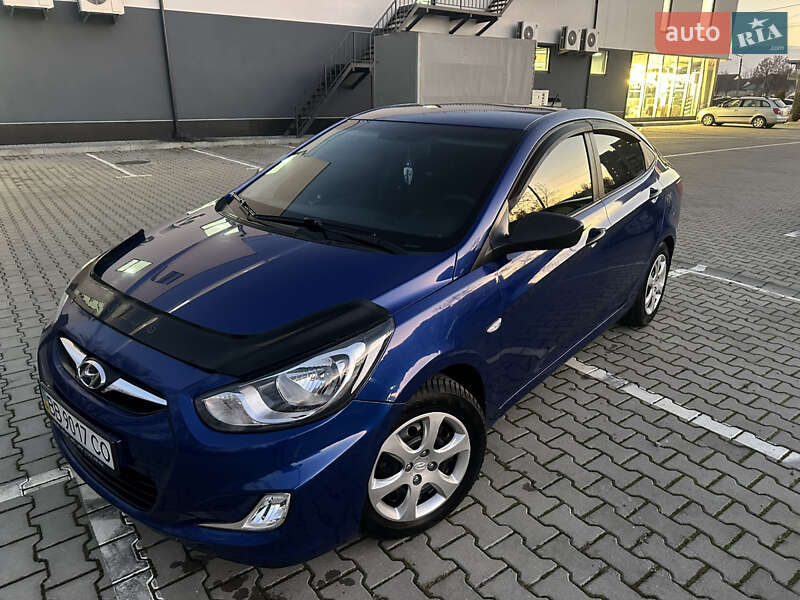 Седан Hyundai Accent 2013 в Хмельницькому фото Седан Hyundai Accent 2013 в Хмельницькому