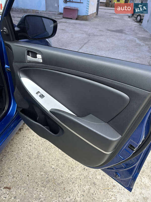 Седан Hyundai Accent 2011 в Каменском