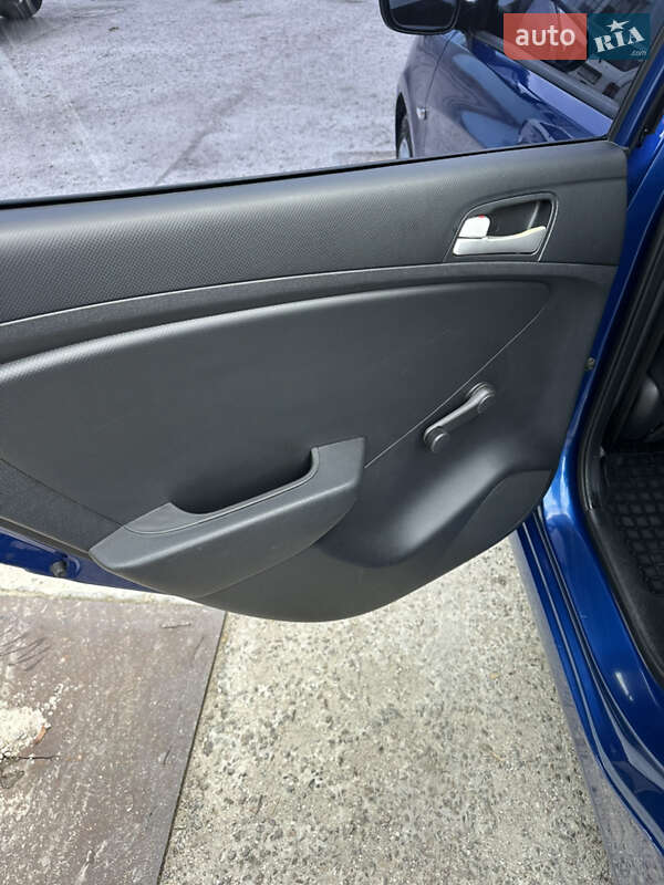 Седан Hyundai Accent 2011 в Каменском