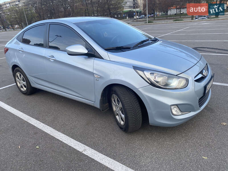 Hyundai Accent 2012 Hyundai Accent 2012