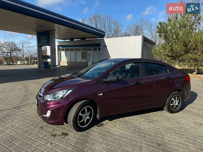 Седан Hyundai Accent 2013 в Николаеве