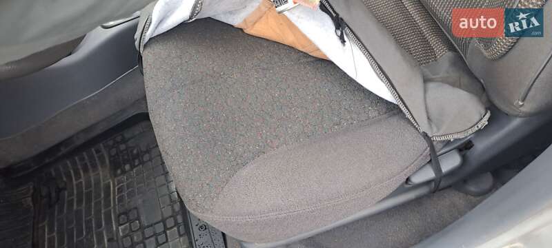 Седан Hyundai Accent 2002 в Кривом Роге фото 12 Седан Hyundai Accent 2002 в Кривом Роге