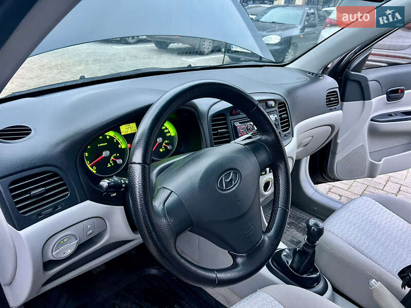 Седан Hyundai Accent 2008 в Житомире