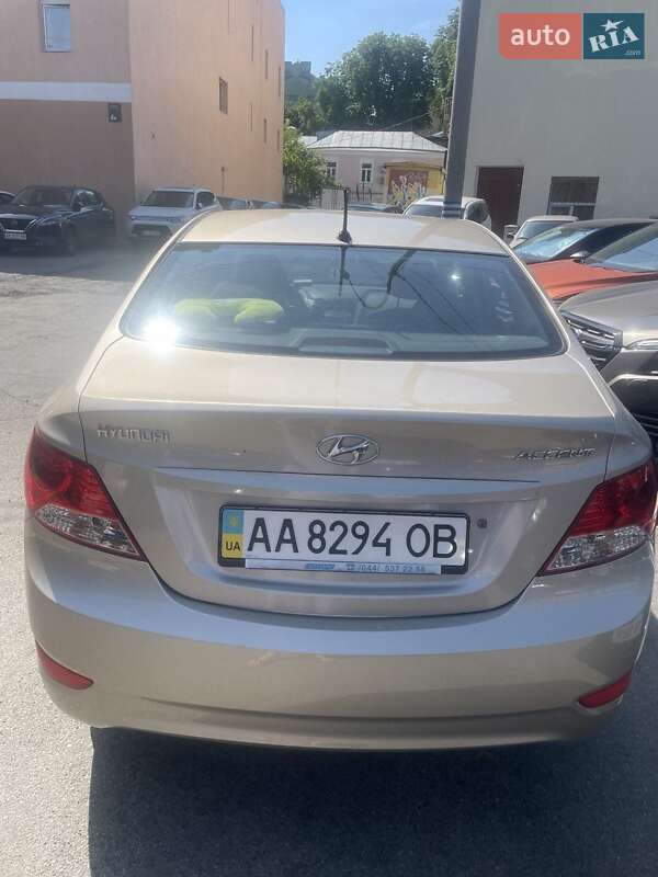 Седан Hyundai Accent 2013 в Києві
