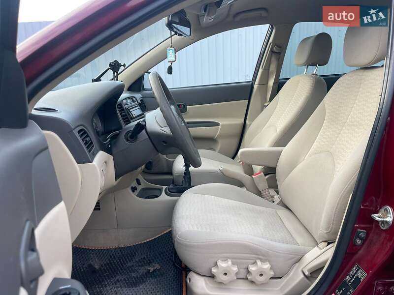 Седан Hyundai Accent 2008 в Киеве