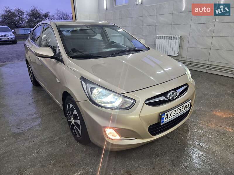 Седан Hyundai Accent 2012 в Краснограде фото 4 Седан Hyundai Accent 2012 в Краснограде