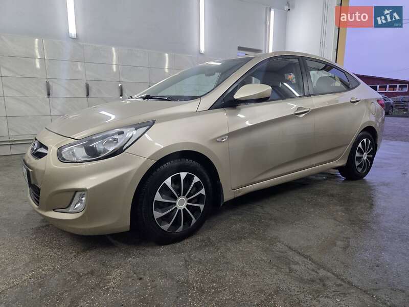 Седан Hyundai Accent 2012 в Краснограде фото 11 Седан Hyundai Accent 2012 в Краснограде