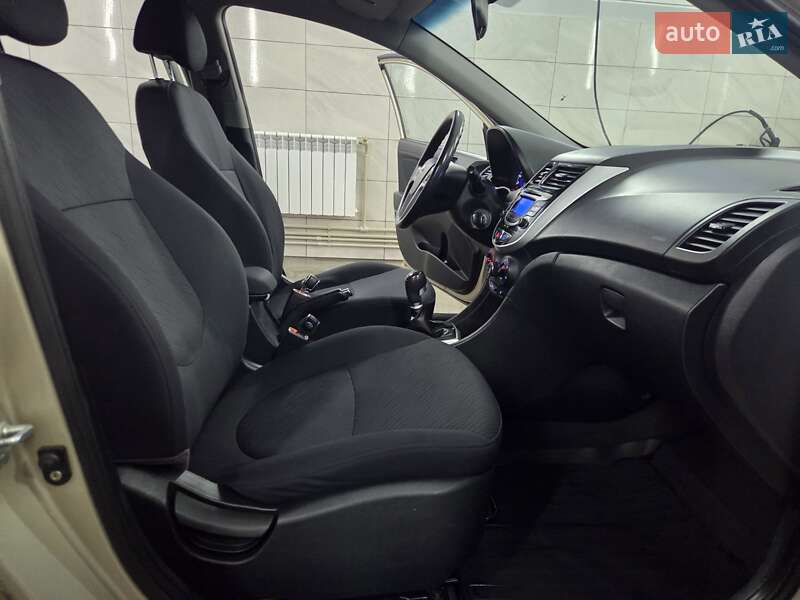 Седан Hyundai Accent 2012 в Краснограде фото 21 Седан Hyundai Accent 2012 в Краснограде