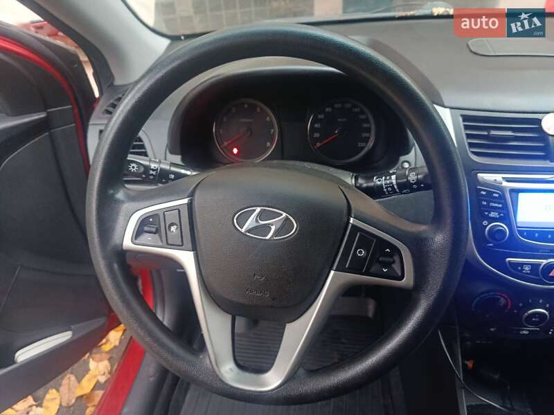 Хэтчбек Hyundai Accent 2013 в Киеве