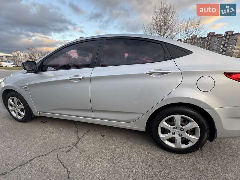 Седан Hyundai Accent 2012 в Киеве