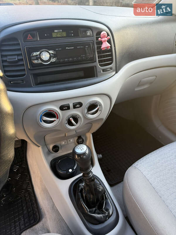 Седан Hyundai Accent 2007 в Киеве