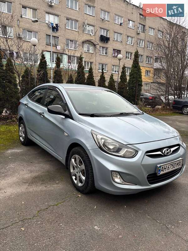Седан Hyundai Accent 2011 в Львове