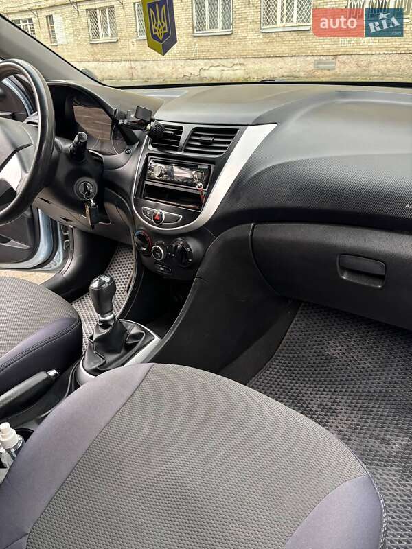 Седан Hyundai Accent 2011 в Львове
