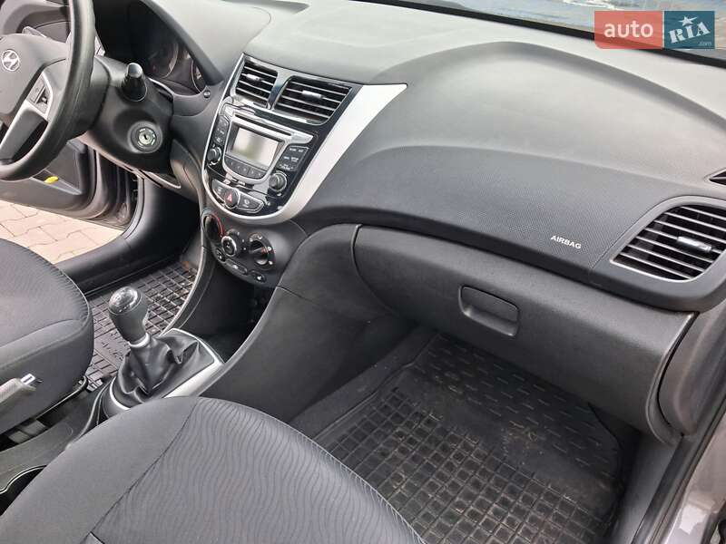 Седан Hyundai Accent 2011 в Яворове фото 6 Седан Hyundai Accent 2011 в Яворове