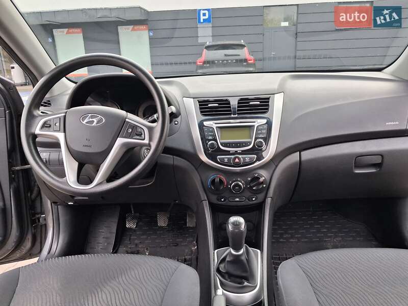 Седан Hyundai Accent 2011 в Яворове фото 10 Седан Hyundai Accent 2011 в Яворове