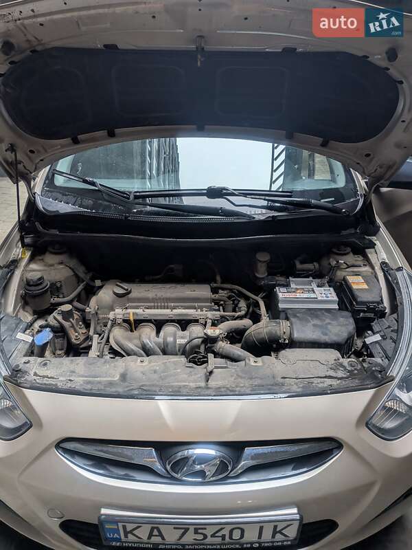Седан Hyundai Accent 2013 в Ивано-Франковске