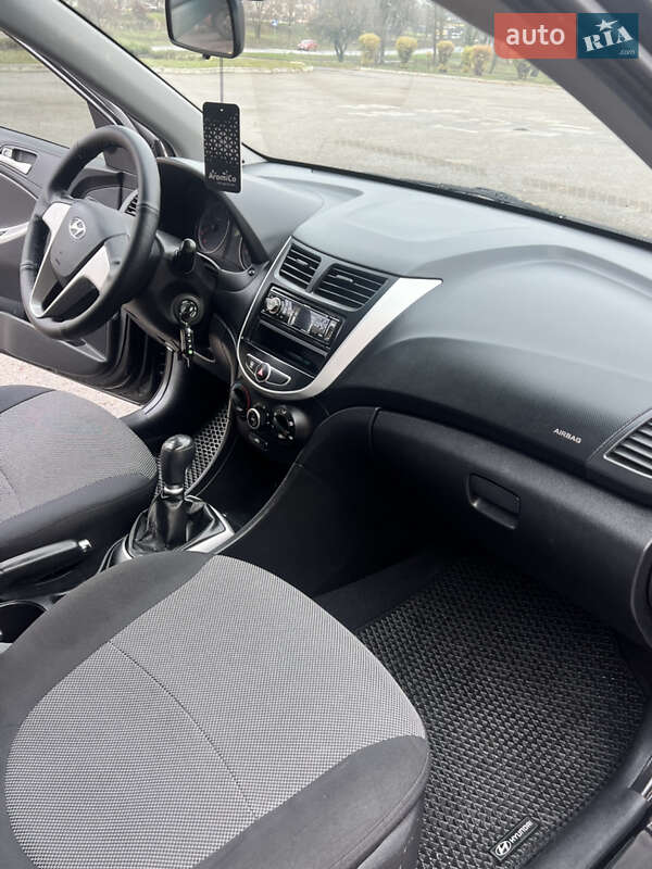 Седан Hyundai Accent 2012 в Лозовій фото 12 Седан Hyundai Accent 2012 в Лозовій
