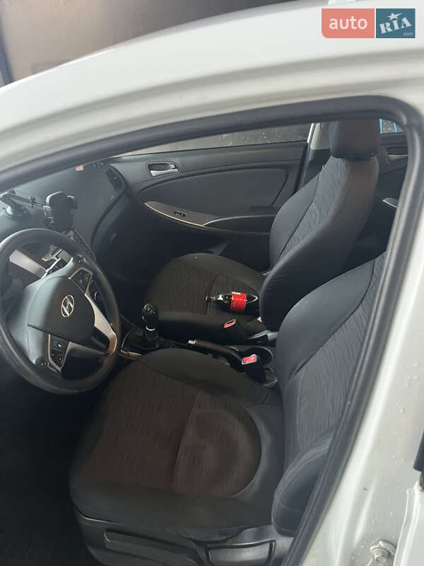 Седан Hyundai Accent 2016 в Киеве