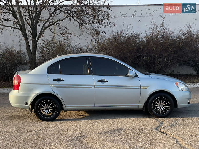 Седан Hyundai Accent 2007 в Днепре
