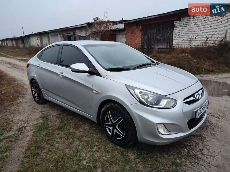 Hyundai Accent 2011