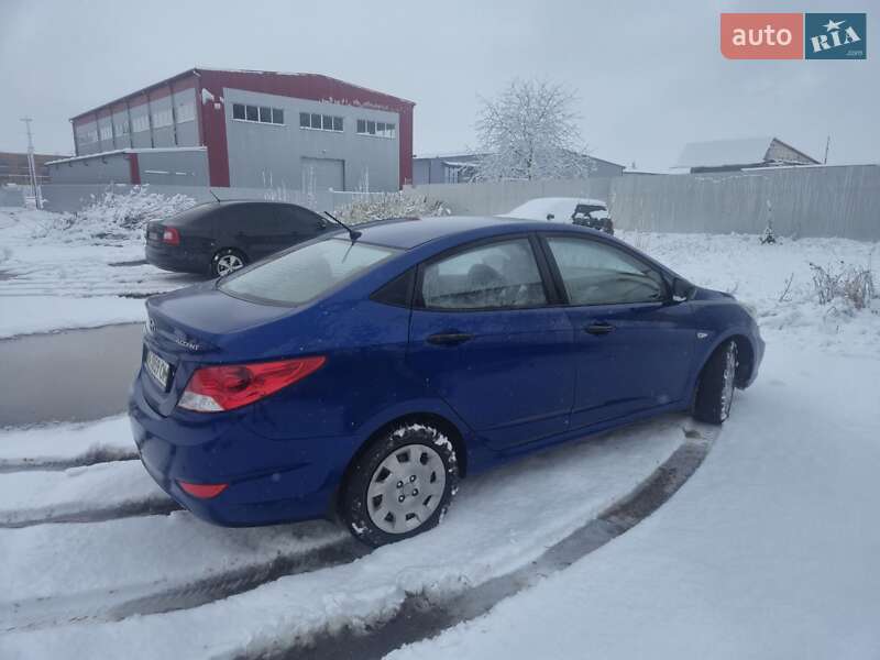 Седан Hyundai Accent 2011 в Нововолинську