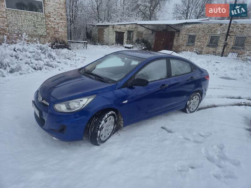 Седан Hyundai Accent 2011 в Нововолинську