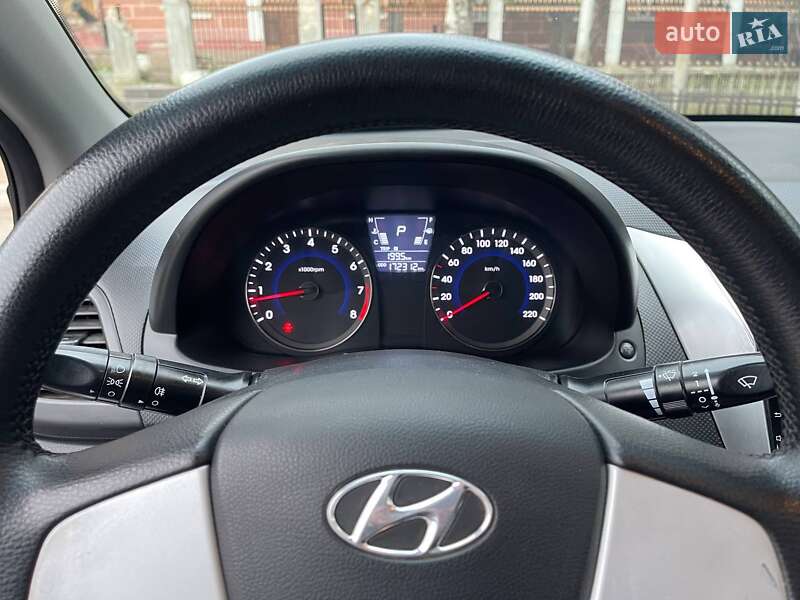 Седан Hyundai Accent 2011 в Николаеве