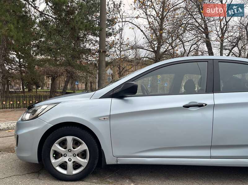 Седан Hyundai Accent 2011 в Николаеве