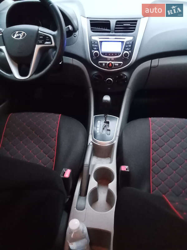 Хэтчбек Hyundai Accent 2012 в Житомире