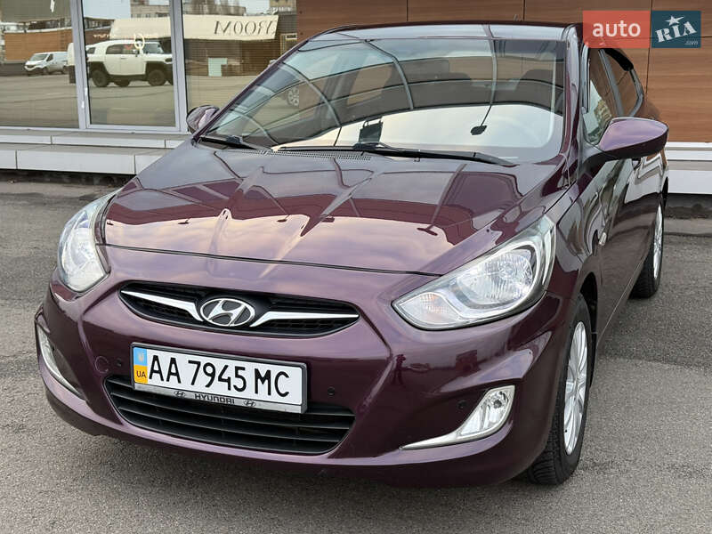 Hyundai Accent 2012 Hyundai Accent 2012