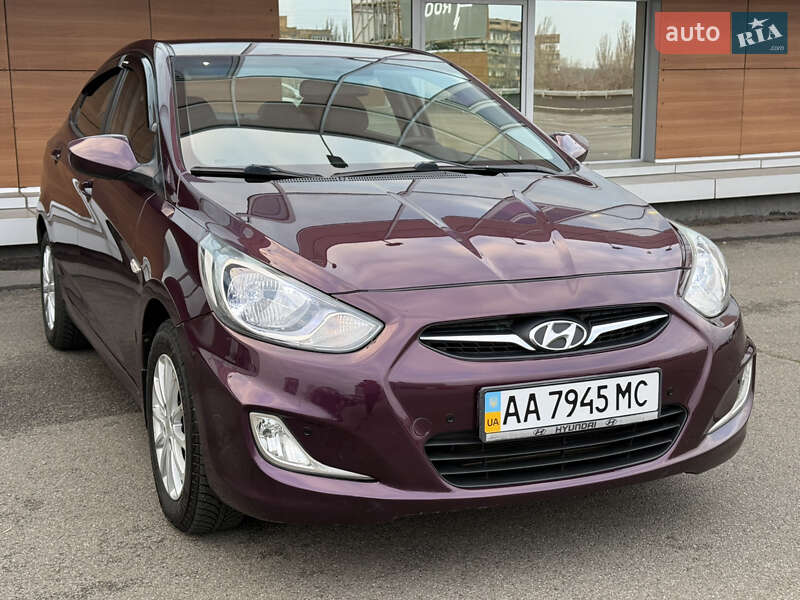 Седан Hyundai Accent 2012 в Киеве