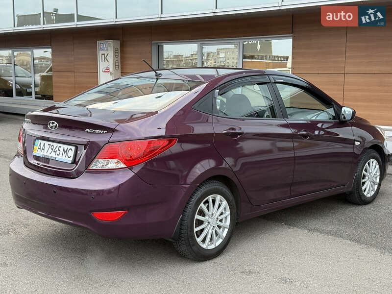 Седан Hyundai Accent 2012 в Киеве