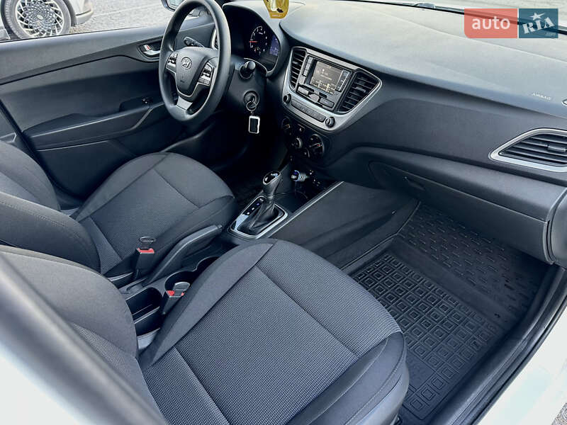 Седан Hyundai Accent 2017 в Днепре